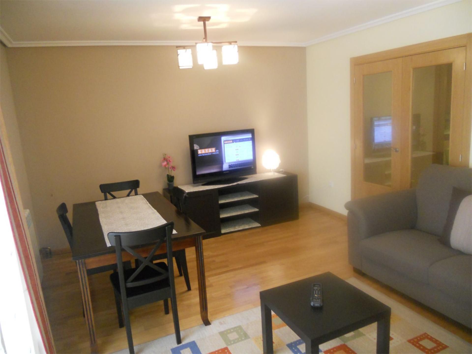 Living room of Flat to rent in Soria Capital   with Heating, Private garden and Parquet flooring