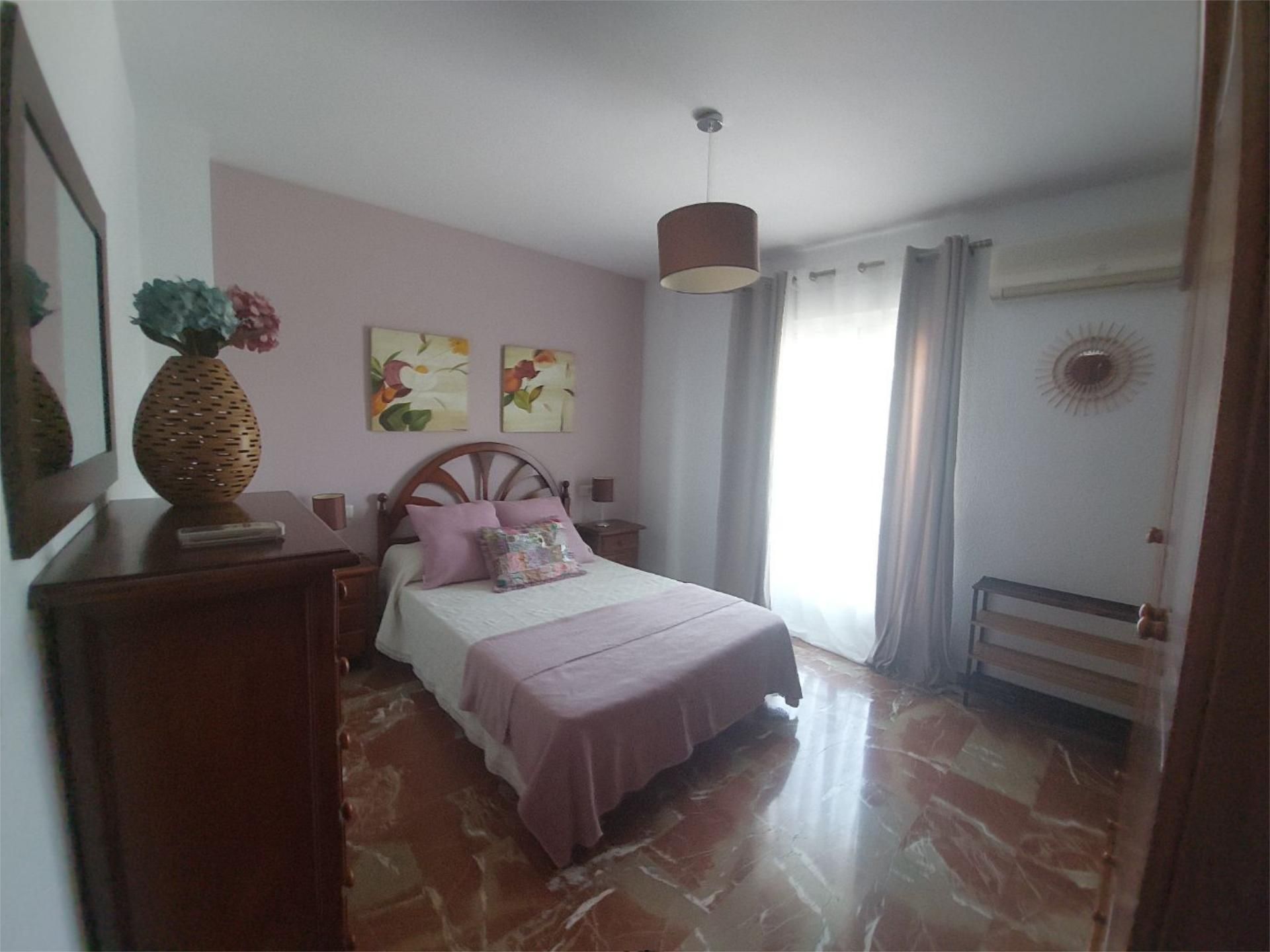 Bedroom of Flat to rent in Linares  with Air Conditioner, Heating and Furnished