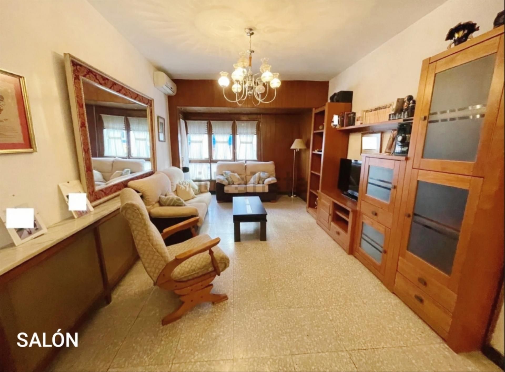 Living room of Flat for sale in Úbeda  with Air Conditioner, Heating and Storage room