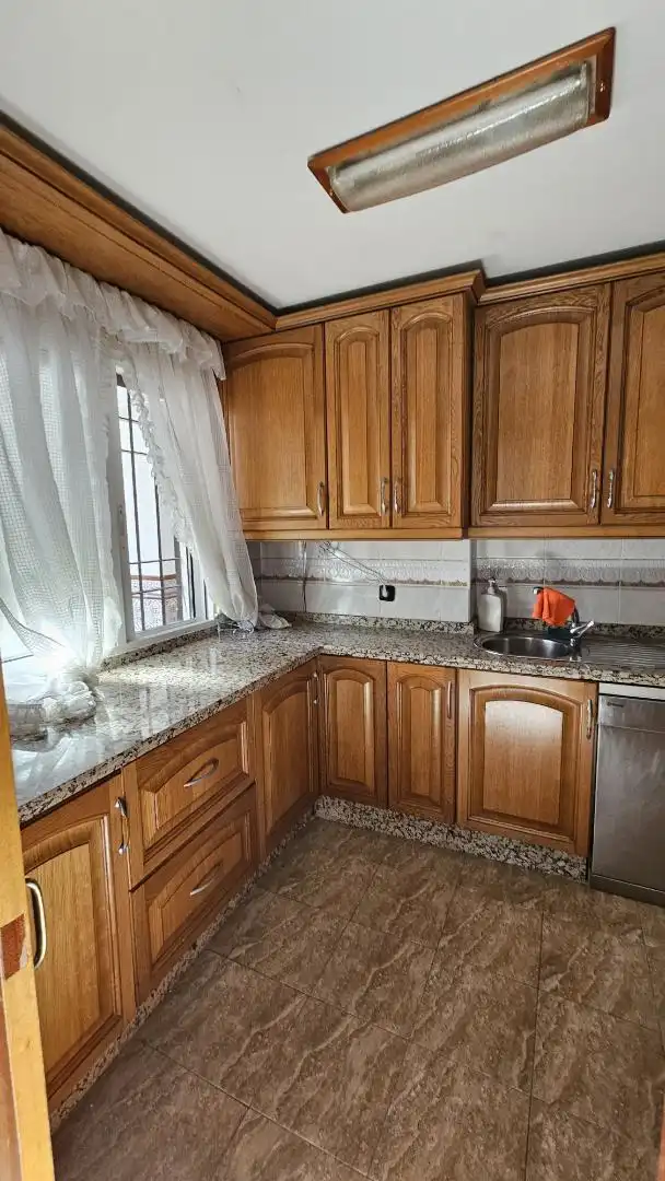 Einfamilien-Reihenhaus zum Verkauf in Paseo de la Ribera, 22, Casco Histórico - Ribera - San Basilio Küche von Einfamilien-Reihenhaus zum Verkauf in Córdoba Capital mit Terrasse und Balkon