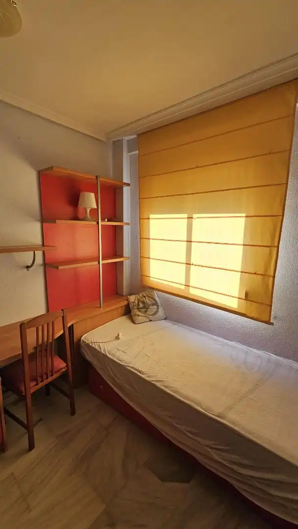 Einfamilien-Reihenhaus zum Verkauf in Paseo de la Ribera, 22, Casco Histórico - Ribera - San Basilio Schlafzimmer von Einfamilien-Reihenhaus zum Verkauf in Córdoba Capital mit Terrasse und Balkon
