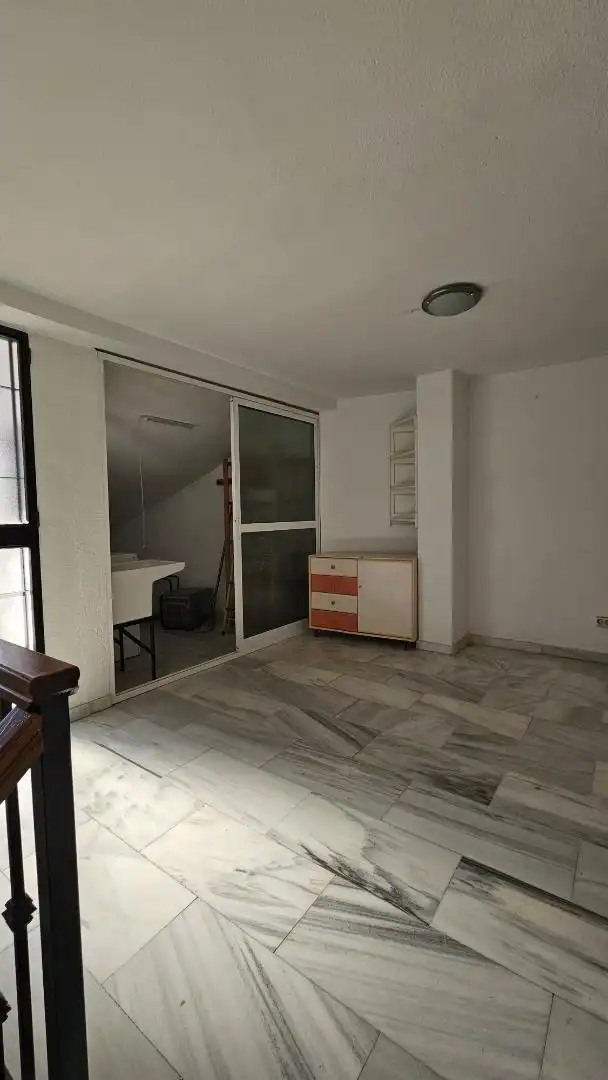 Einfamilien-Reihenhaus zum Verkauf in Paseo de la Ribera, 22, Casco Histórico - Ribera - San Basilio Einfamilien-Reihenhaus zum Verkauf in Córdoba Capital mit Terrasse und Balkon
