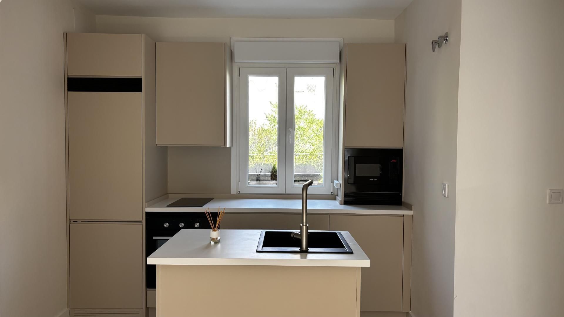 Kitchen of Flat to rent in  Madrid Capital  with Air Conditioner and Heating