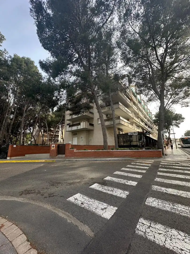 Garage zum Verkauf in Carretera de la Costa, 80, Pla de Maset - Cap de Salou Außenansicht von Garage zum Verkauf in Salou