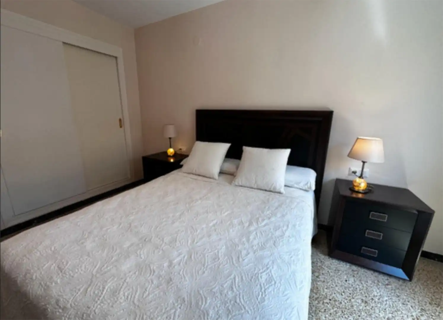Bedroom of Flat for rent in Valladolid  with Air Conditioner and Furnished