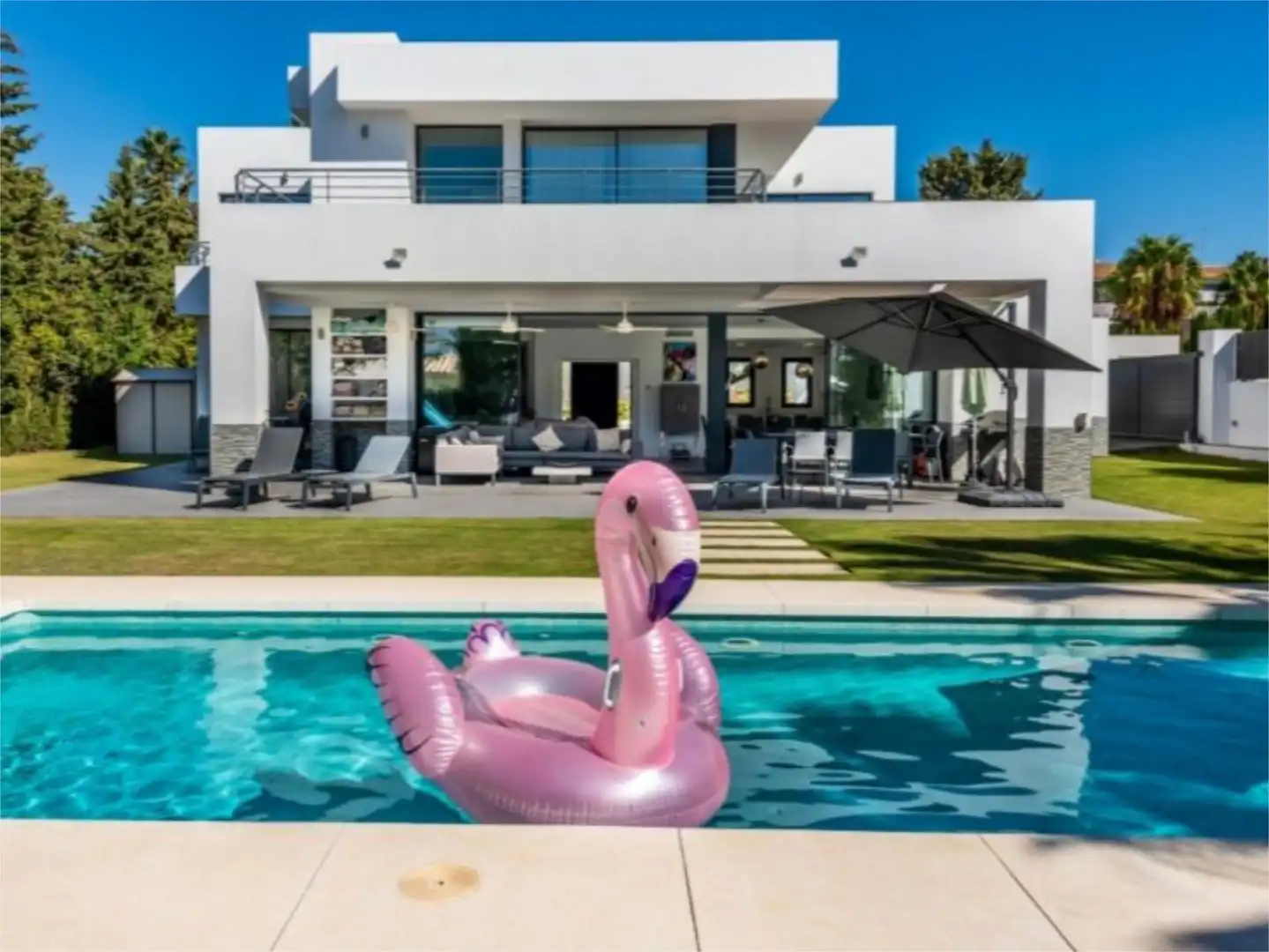 Casa o xalet en venda a Calle Benalauria, 11, La Concha - Resina Golf Piscina de Casa o xalet en venda en Estepona amb Aire condicionat, Terrassa i Piscina