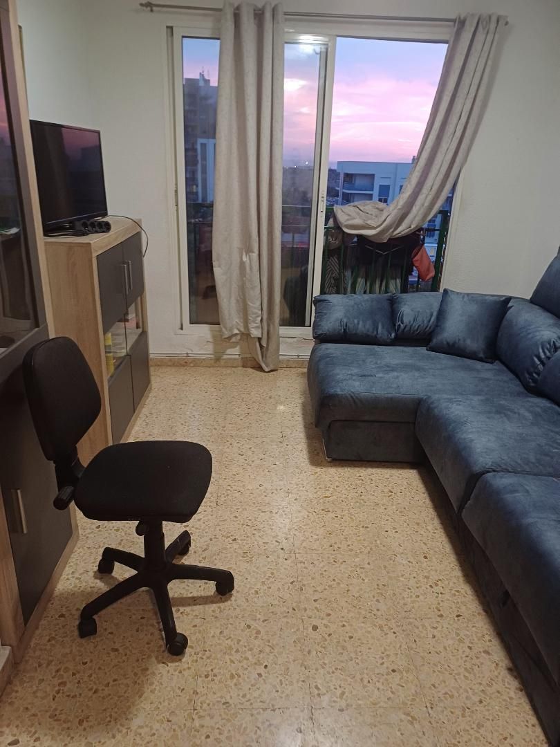 Sala d'estar de Pis de lloguer en Paterna amb Piscina i Balcó