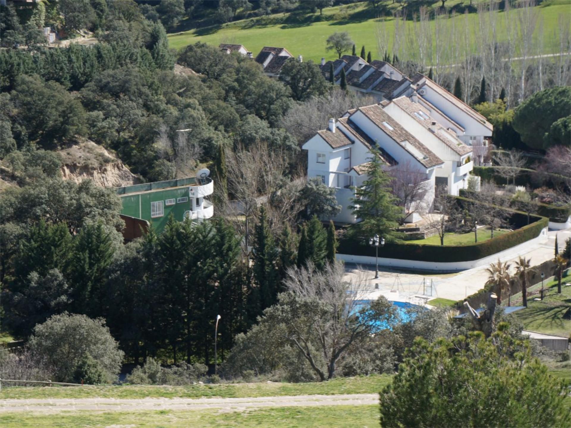 Exterior view of Single-family semi-detached to rent in Las Rozas de Madrid  with Air Conditioner, Heating and Private garden