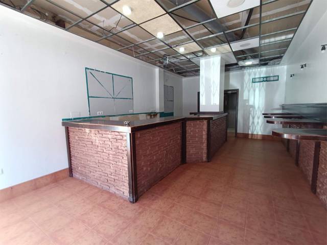Local comercial en Alquiler en Avenida Torrelavega, 20 en Fozaneldi - Tenderina