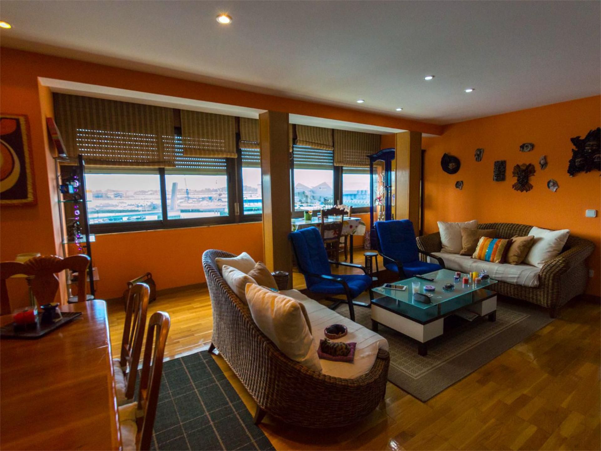 Sala de estar de Piso en venta en Santander con Calefacción, Parquet y Amueblado