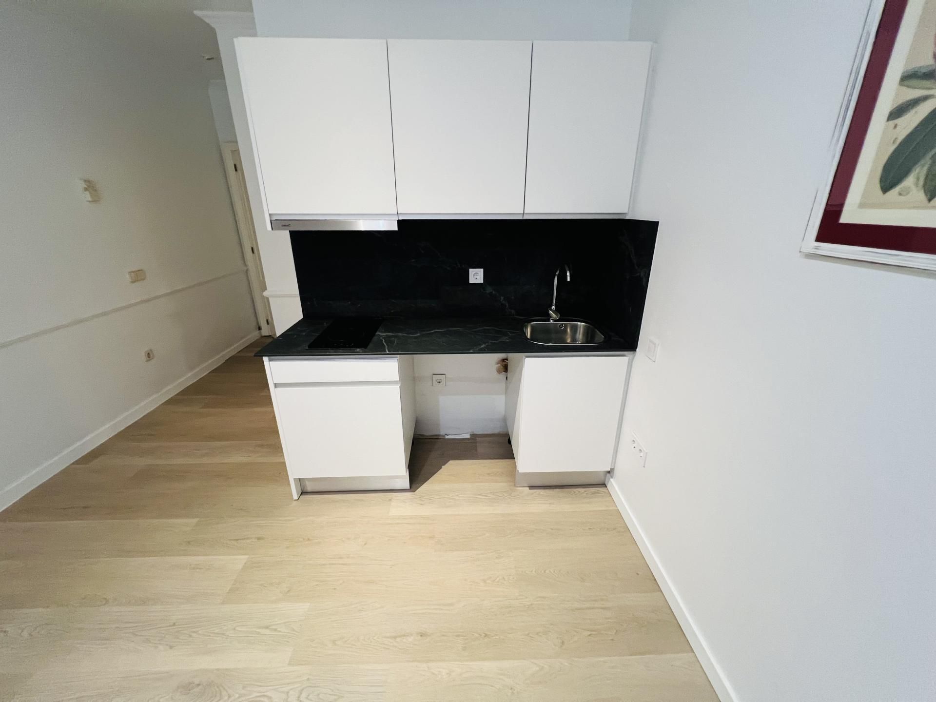 Study to rent in Avenida de Barcelona, 1x, Urb. Calypo