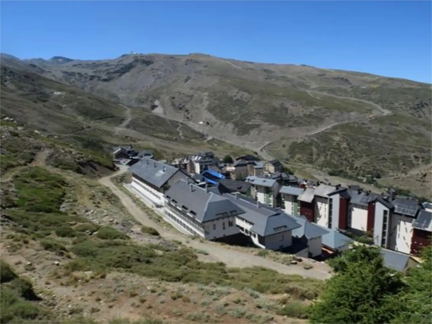 Vista exterior de Pis en venda en Sierra Nevada amb Piscina