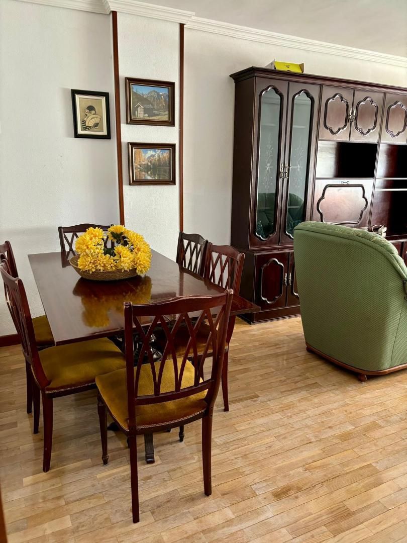 Comedor de Piso de alquiler en Valladolid Capital con Calefacción, Parquet y Terraza