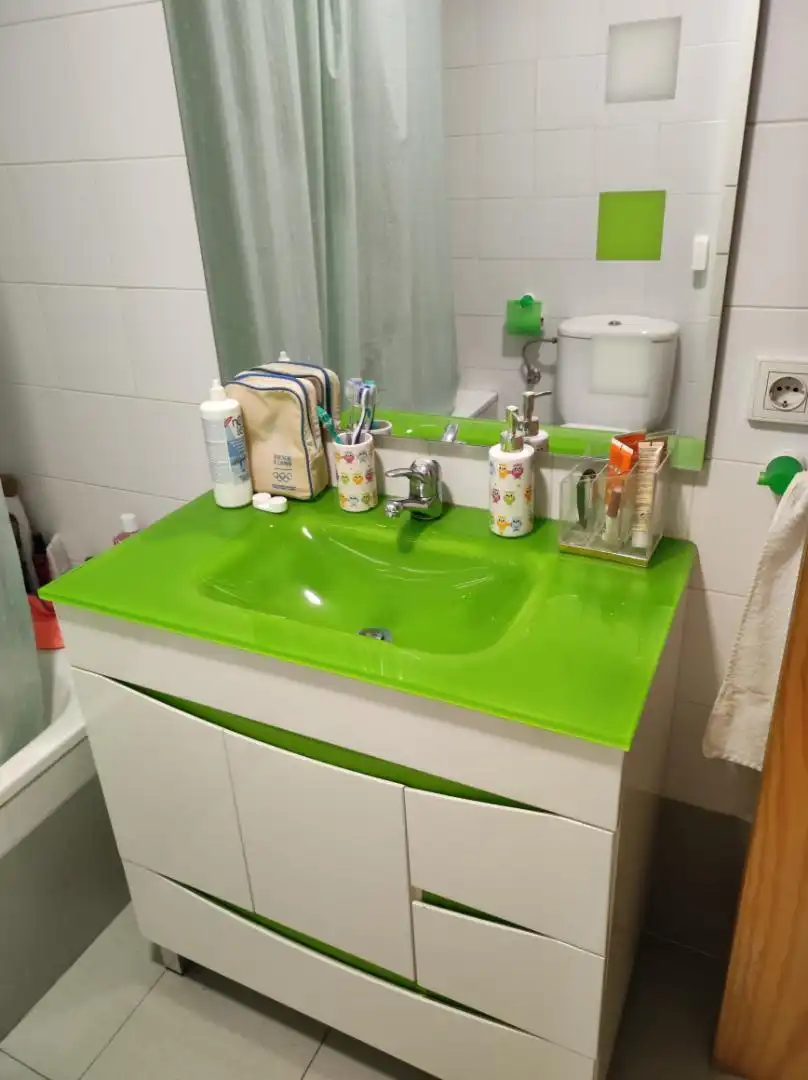 Flat for rent in Avenida de los Escritores, 33, Centro Bathroom of Flat for rent in Ponferrada with Heating, Furnished and Washing machine