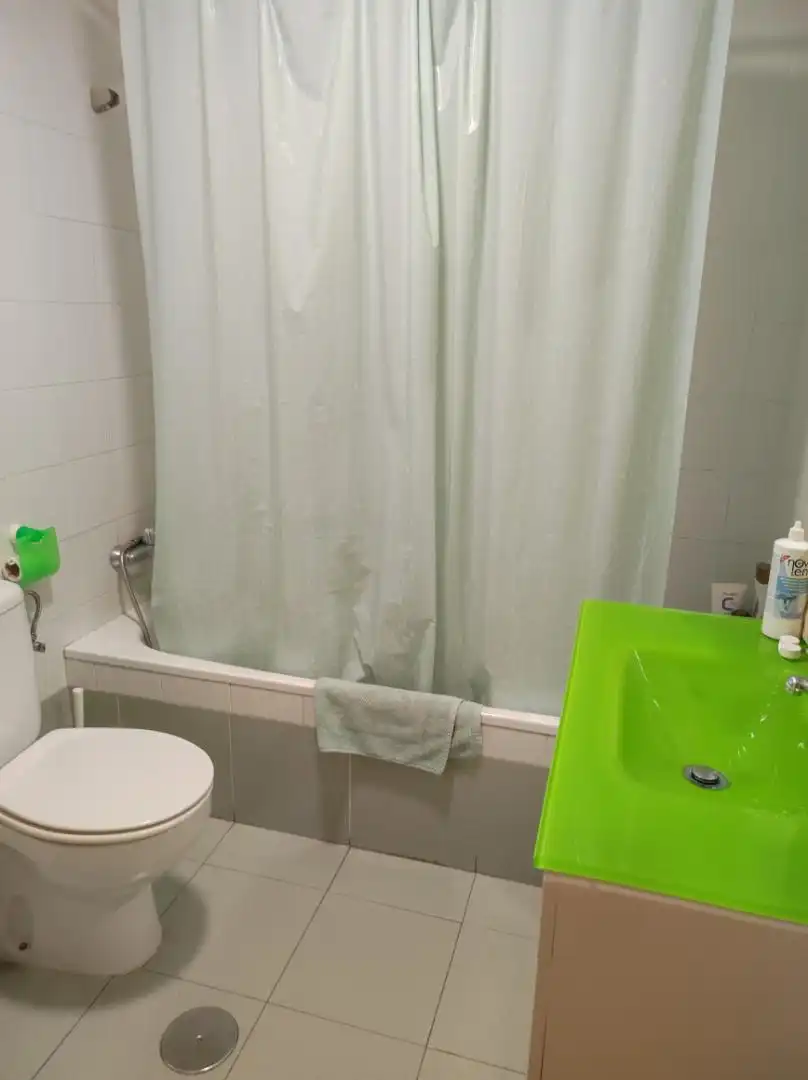 Flat for rent in Avenida de los Escritores, 33, Centro Bathroom of Flat for rent in Ponferrada with Heating, Furnished and Washing machine