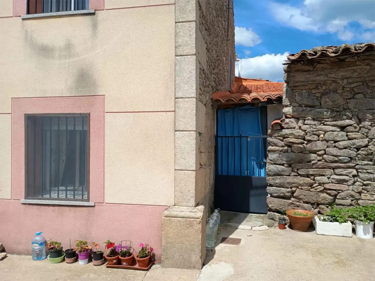 Flat for sale in Calle Grande, 1, Peralejos de Arriba Exterior view of Flat for sale in Peralejos de Arriba with Heating, Private garden and Terrace