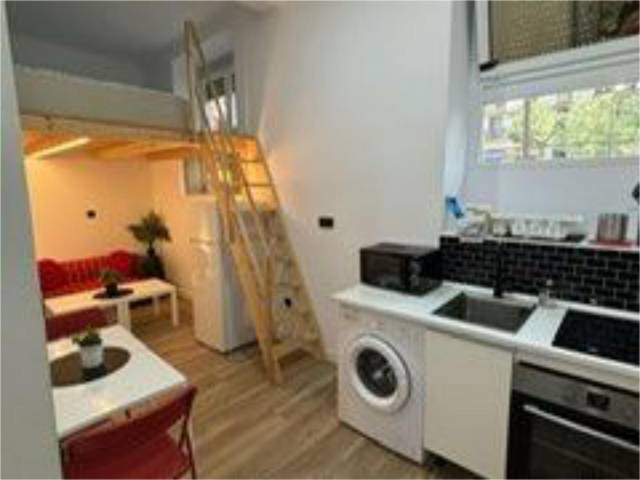 Estudio en Alquiler en Avenida de la Reina Victoria, 54 en Ciudad Universitaria