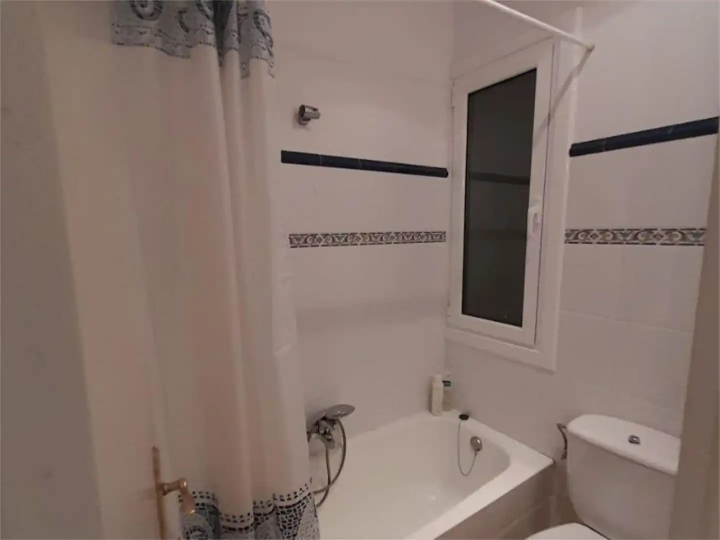 Flat for sale in Rodil Kalea, 58, Ategorrieta - Ulia Bathroom of Flat for sale in Donostia - San Sebastián