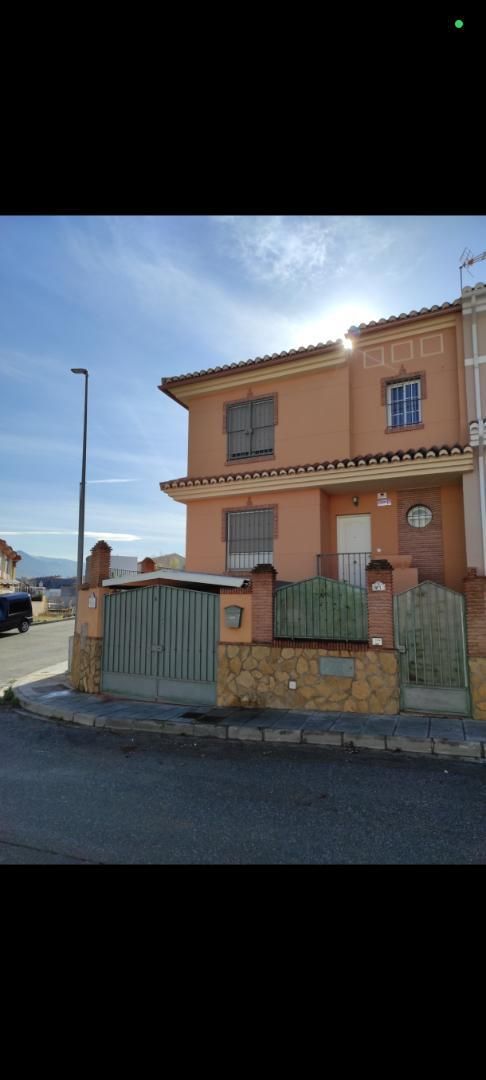 Exterior view of Single-family semi-detached to rent in Ogíjares  with Air Conditioner, Heating and Parquet flooring