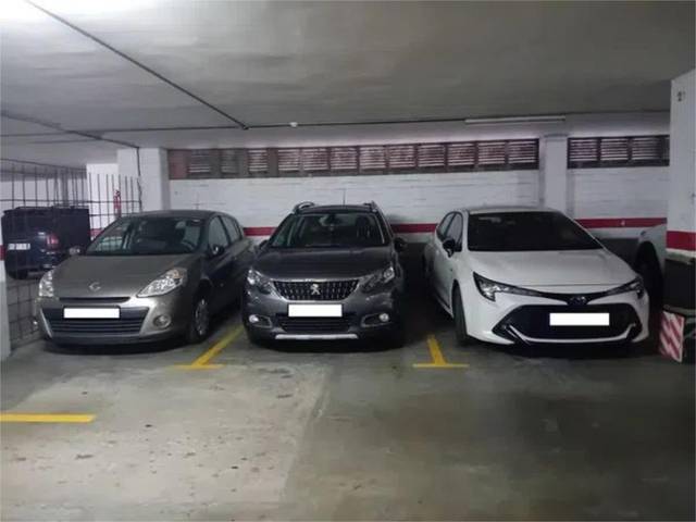 Garaje en Alquiler en Carrer de Rupert Lladó, 9 en Centre - Can Nadal