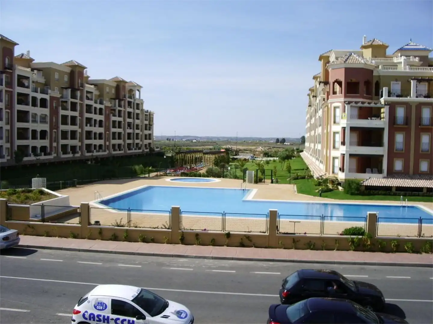 Schwimmbecken von Wohnung zum Verkauf in Ayamonte mit Privatgarten, Terrasse und Schwimmbad