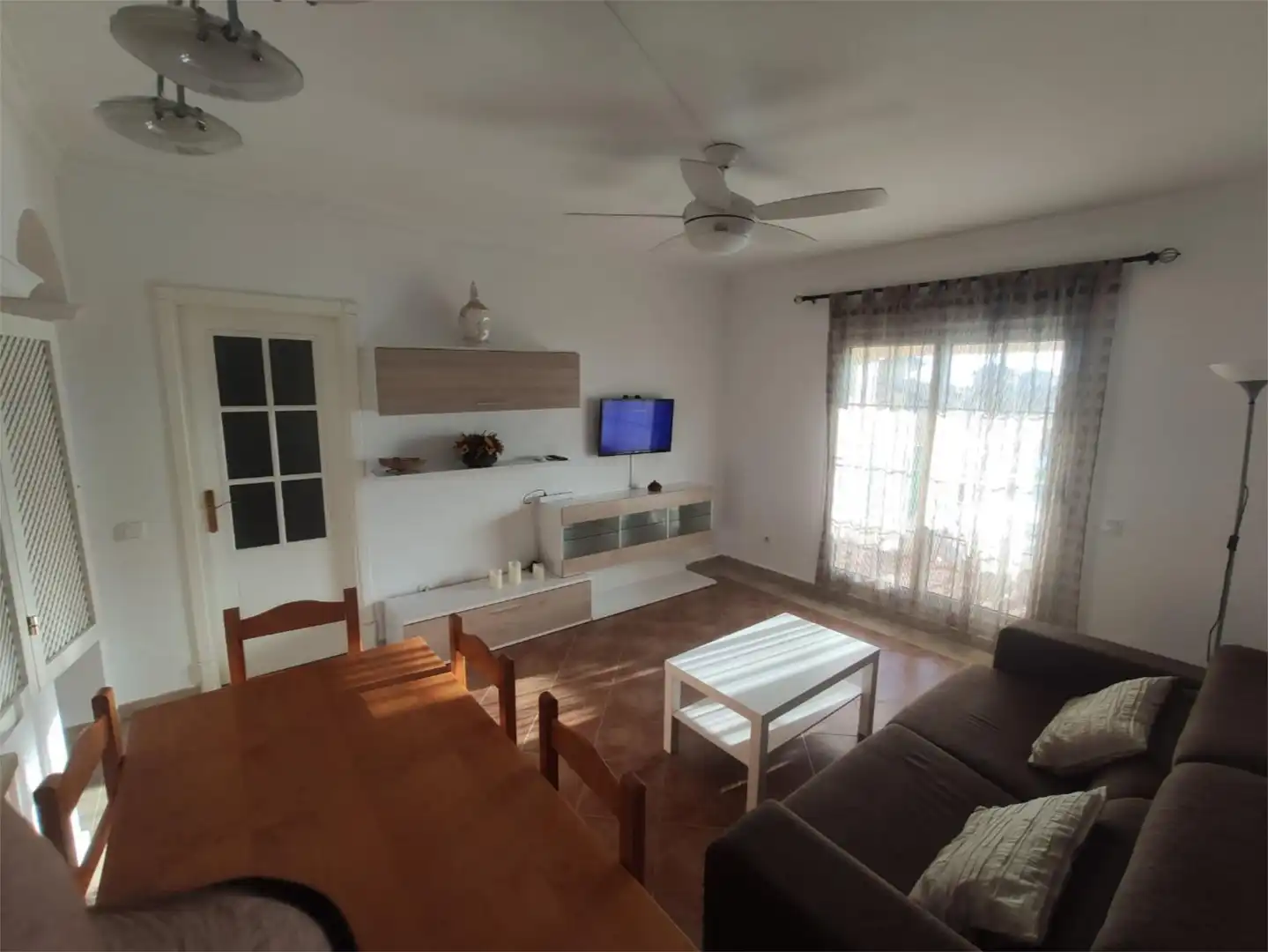 Wohnzimmer von Wohnung zum Verkauf in Ayamonte mit Privatgarten, Terrasse und Schwimmbad