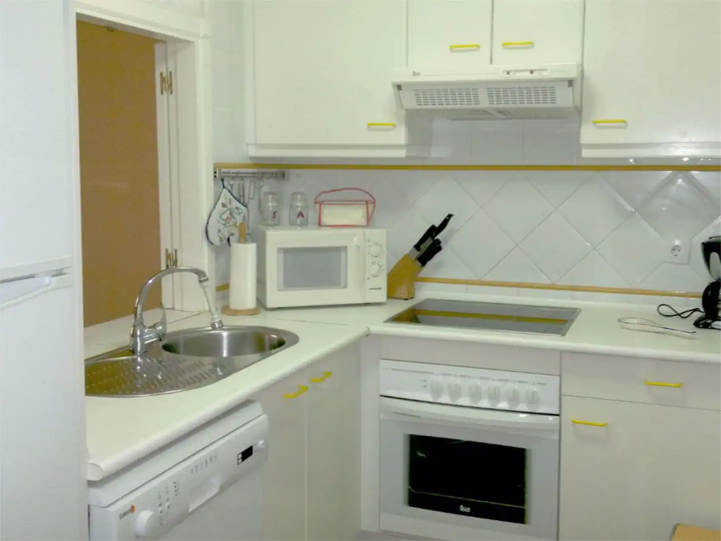 Küche von Wohnung zum Verkauf in Ayamonte mit Privatgarten, Terrasse und Schwimmbad