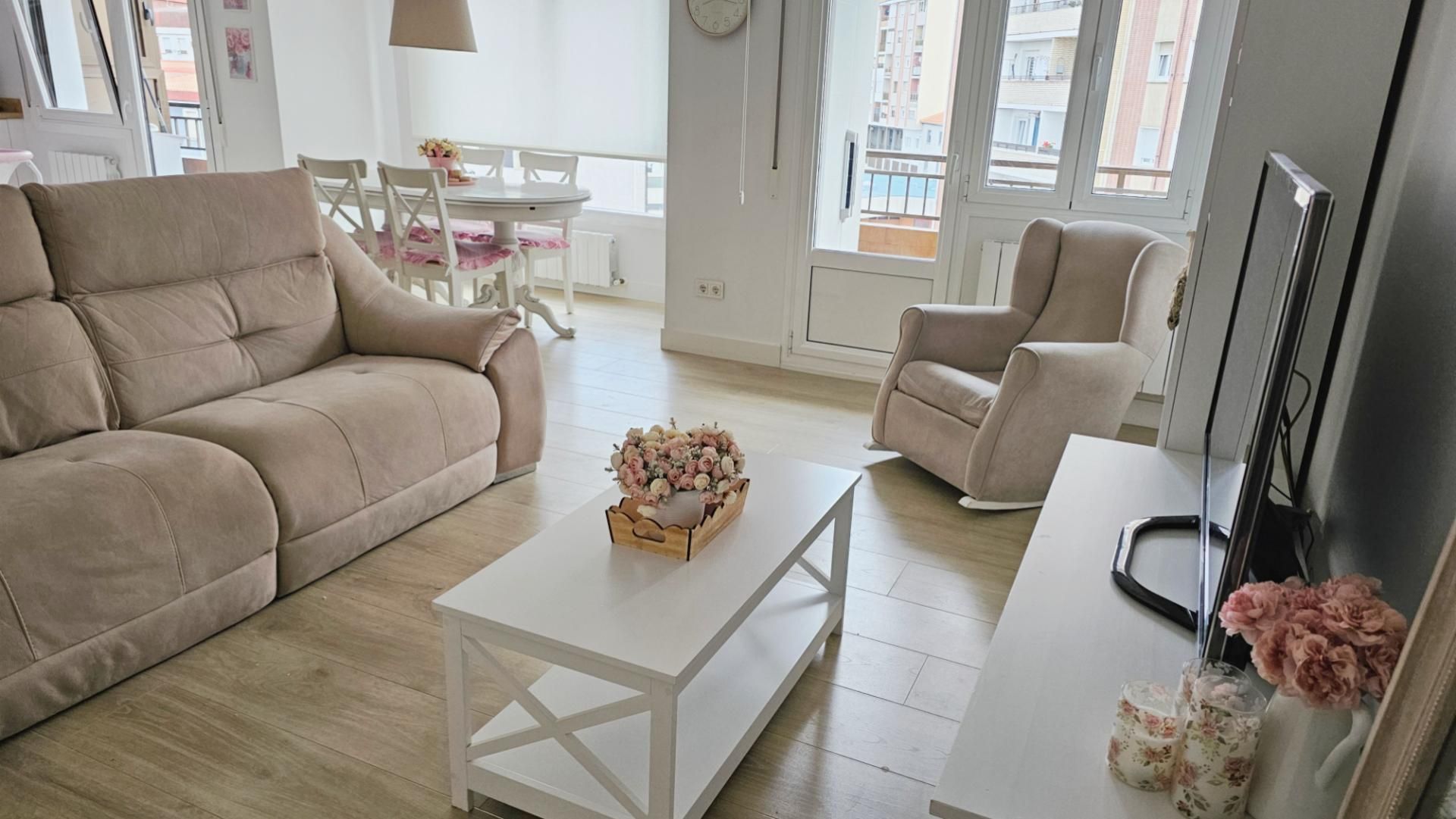 Sala de estar de Piso en venta en Santurtzi  con Balcón