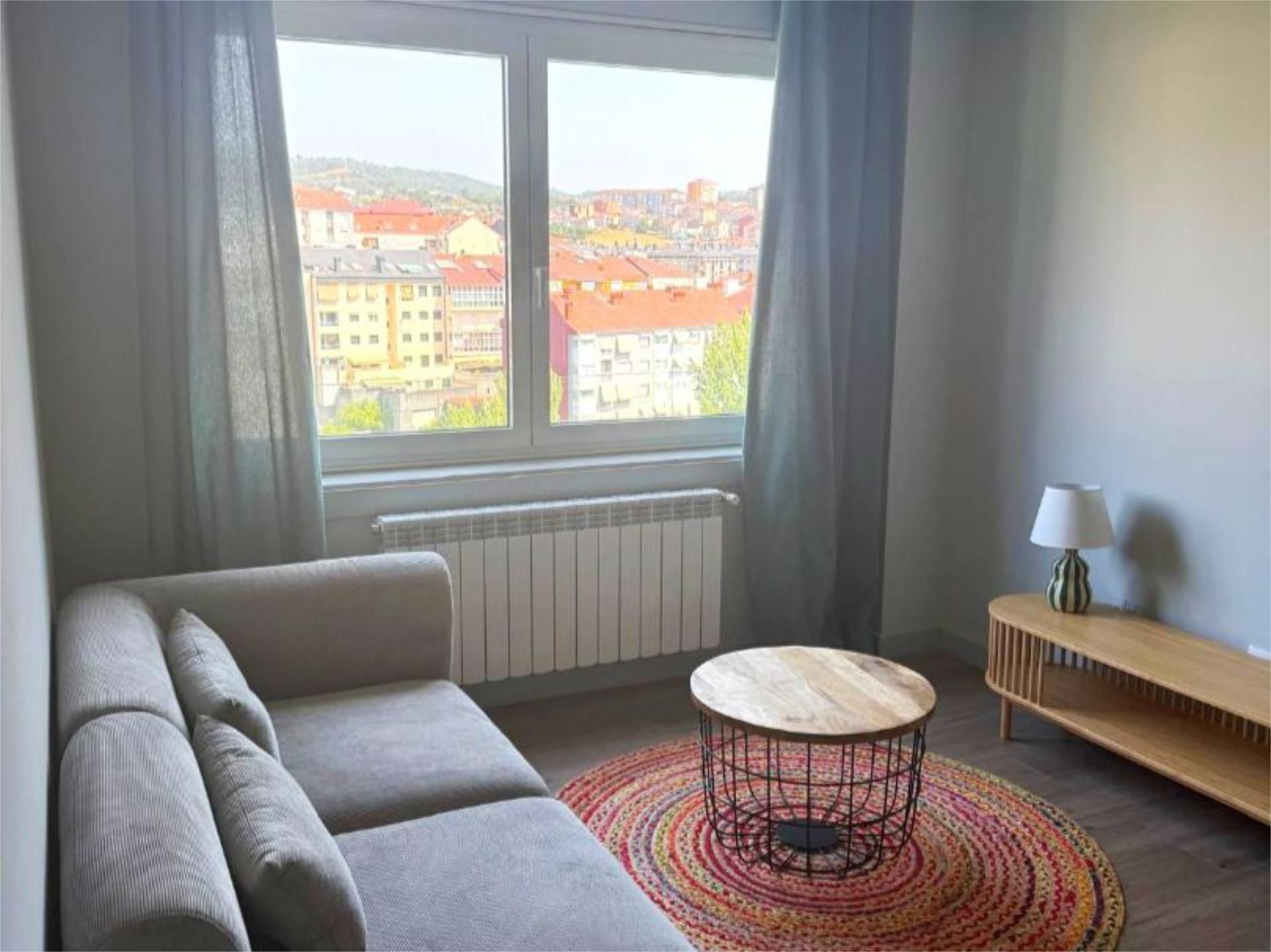 Habitación de Piso de alquiler en Ourense Capital  con Calefacción, Parquet y Trastero