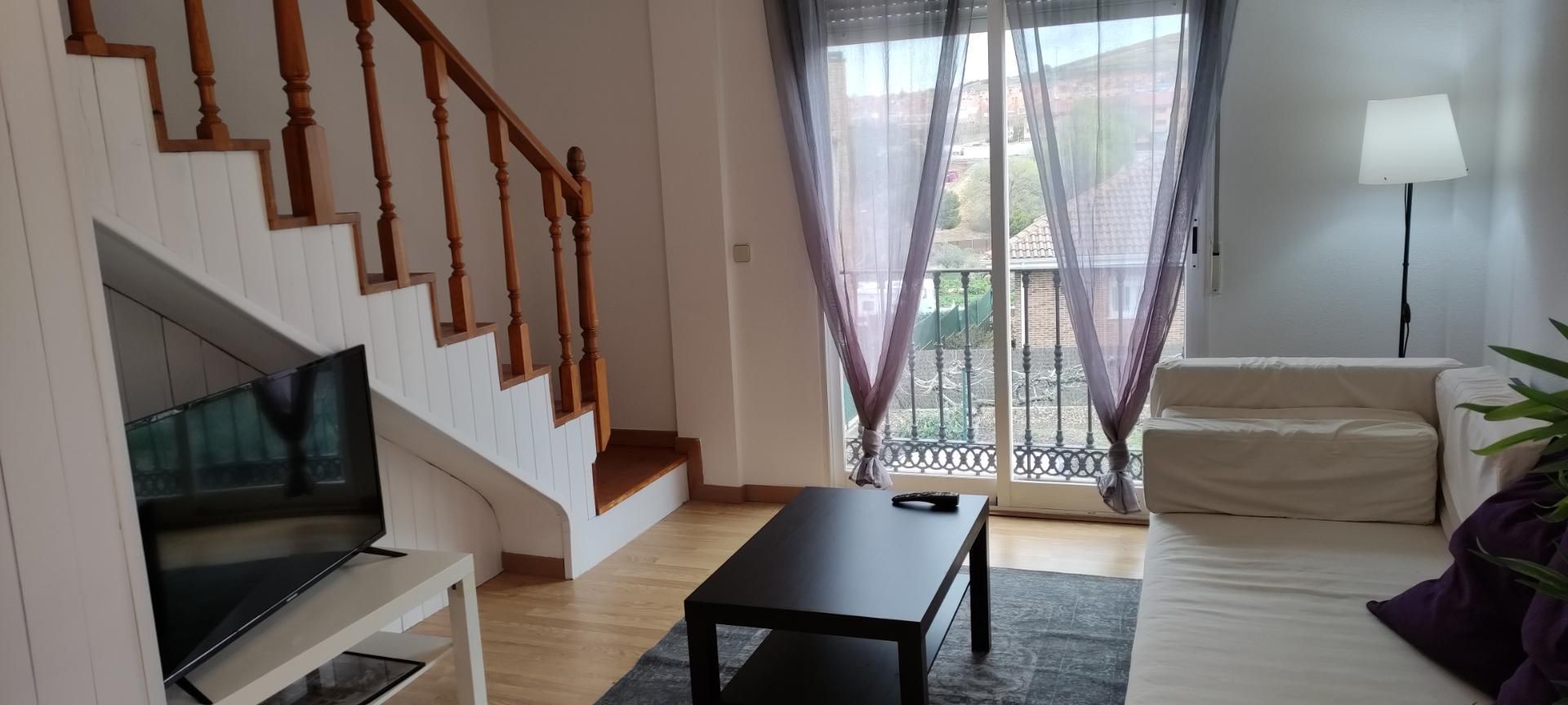Living room of Duplex to rent in Cobeña  with Air Conditioner and Balcony