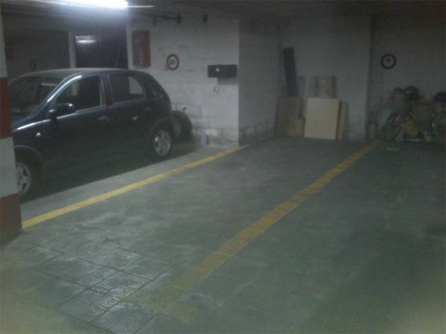 Garaje en Alquiler en Calle Luis Montoto, 152 en Barrio del Nervión