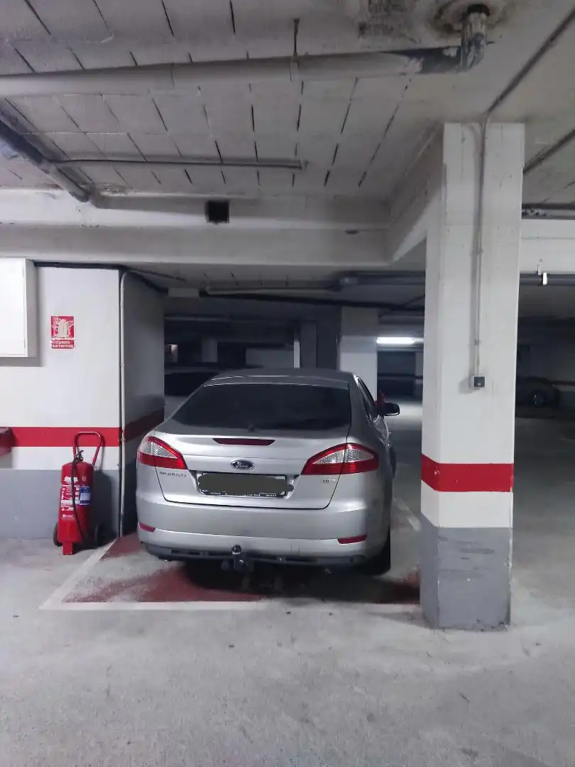 Parking of Garage for rent in Ames