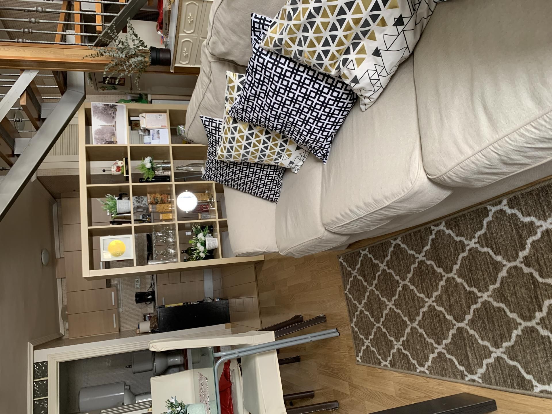 Living room of Duplex to share in Baeza  with Air Conditioner and Furnished
