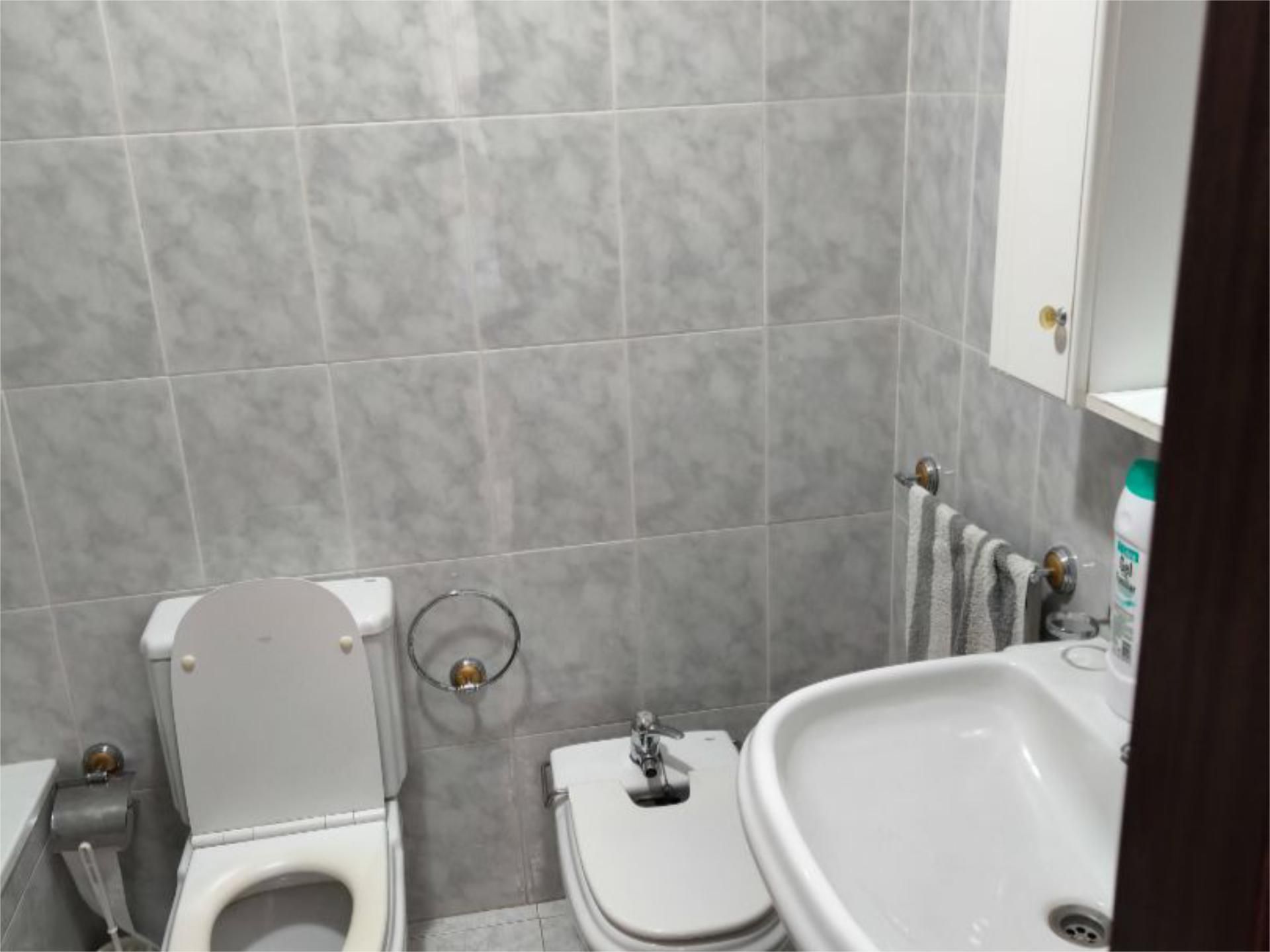 Bathroom of Flat for sale in Samos