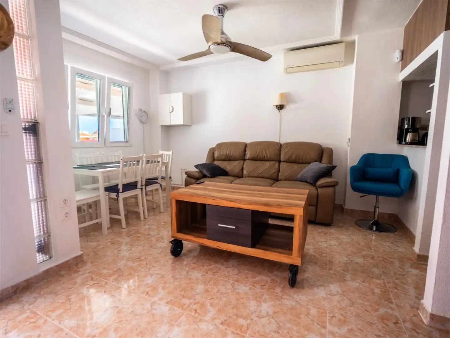 Flat for rent in Avenida de Londres, 184, Los Balcones y los Altos Living room of Flat for rent in Orihuela with Air Conditioner, Heating and Parquet flooring