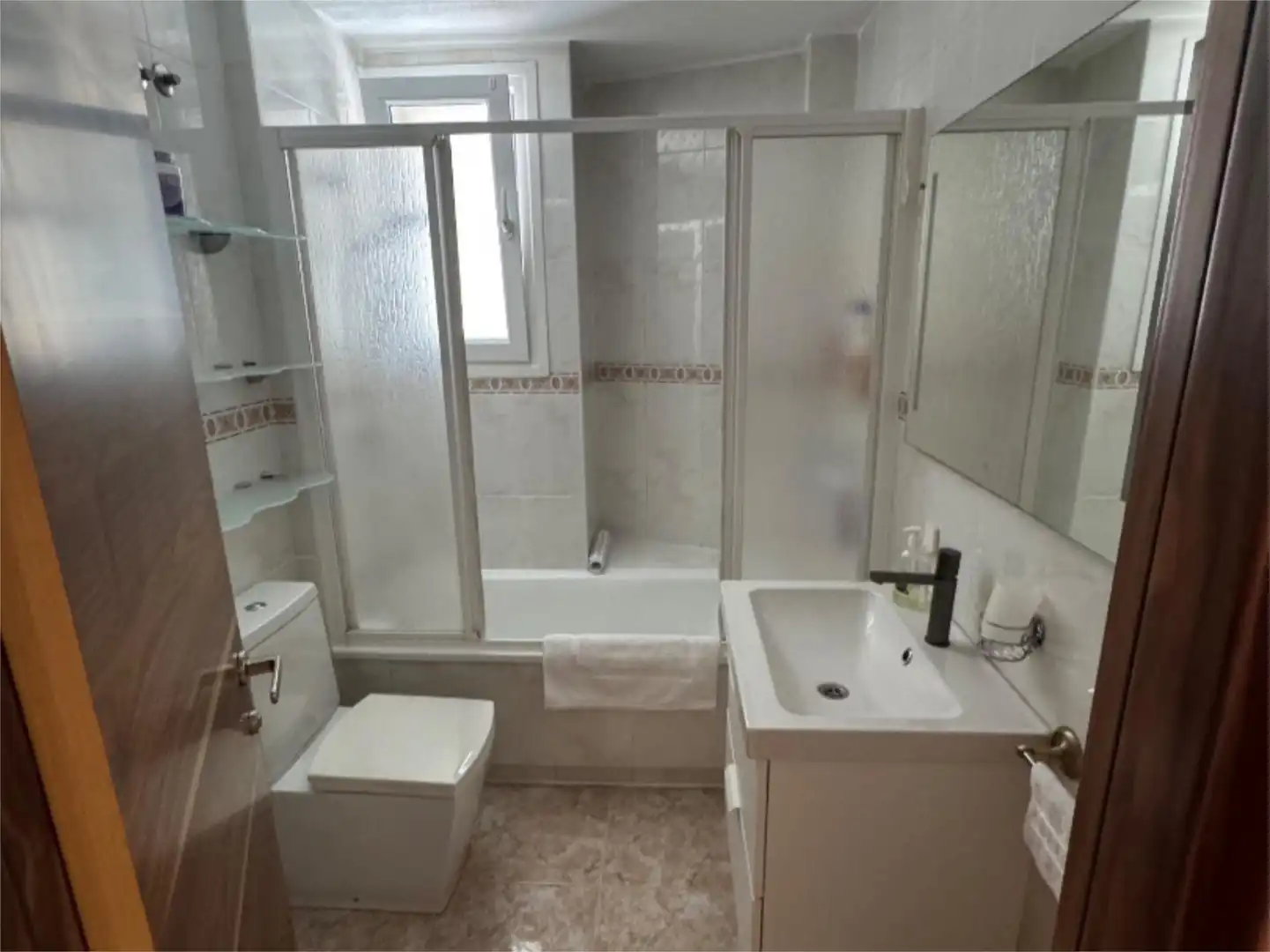 Flat for rent in Avenida de Londres, 184, Los Balcones y los Altos Bathroom of Flat for rent in Orihuela with Air Conditioner, Heating and Parquet flooring