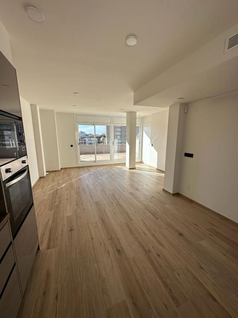 Sala de estar de Piso de alquiler en Figueres con Aire acondicionado, Calefacción y Terraza