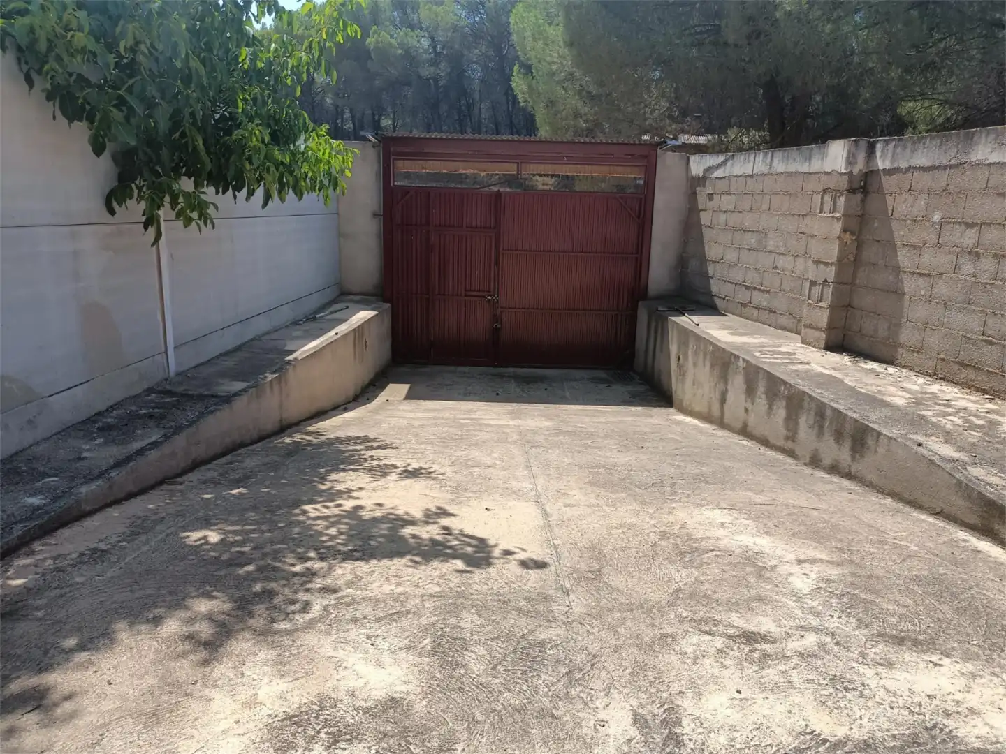 Industrial buildings for sale in Carretera Madrid, 77, Motilla del Palancar Parking of Industrial buildings for sale in Motilla del Palancar with Air Conditioner