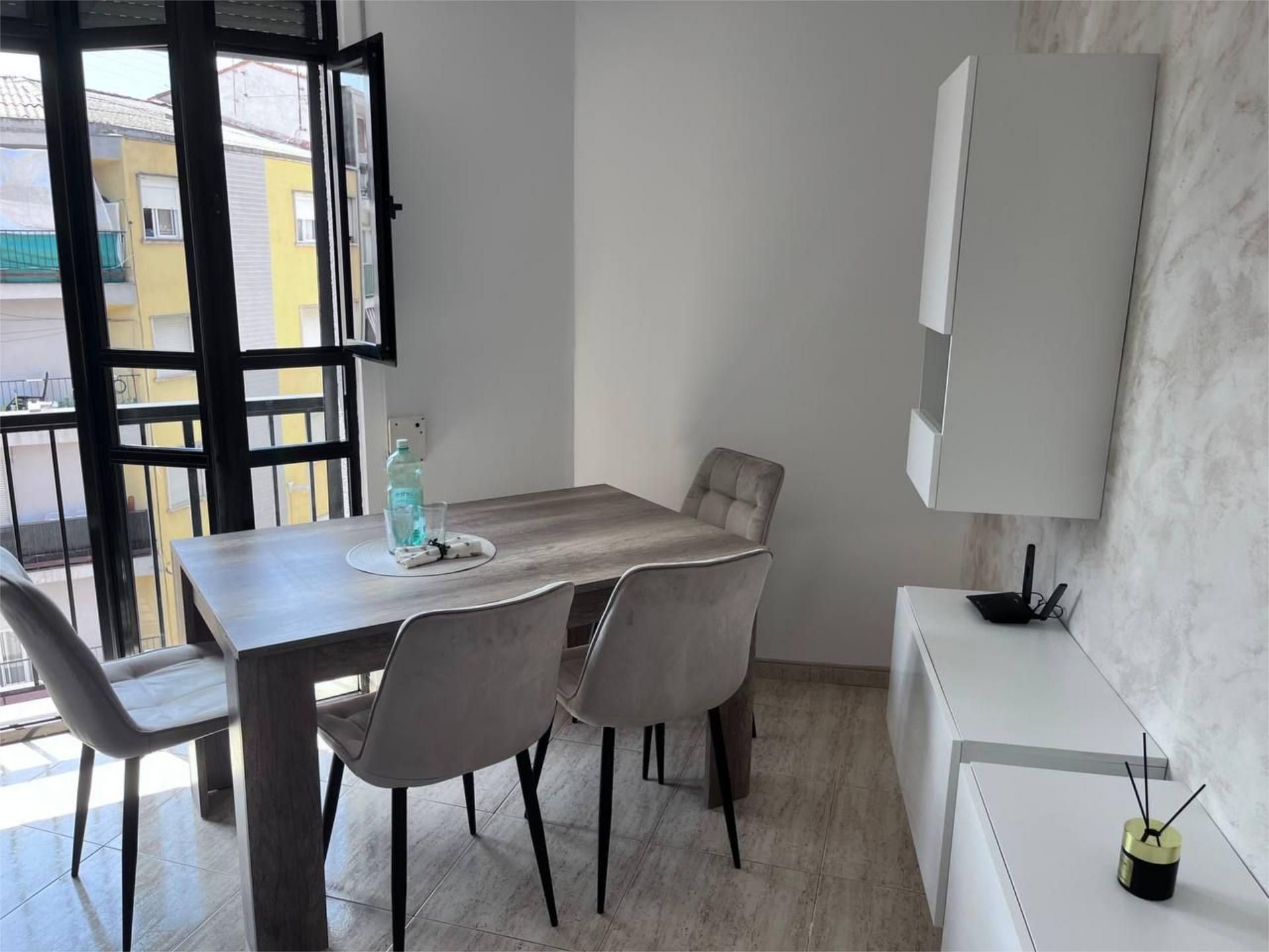 Comedor de Piso de alquiler en Gandia con Amueblado, Parking comunitario y Balcón