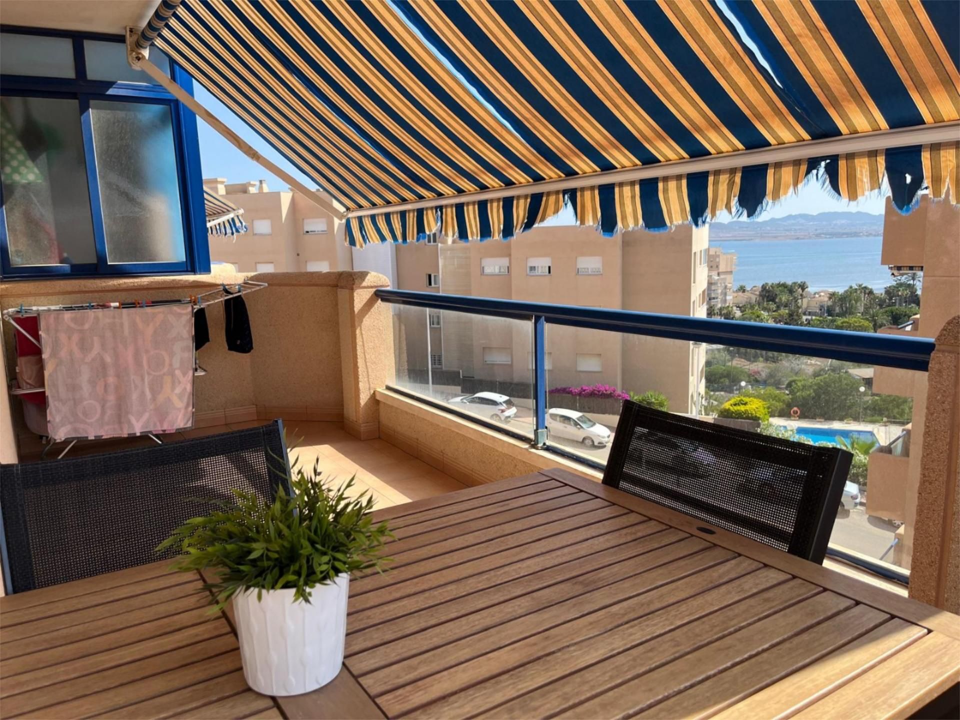Terrassa de Apartament de lloguer en La Manga del Mar Menor amb Aire condicionat, Terrassa i Piscina