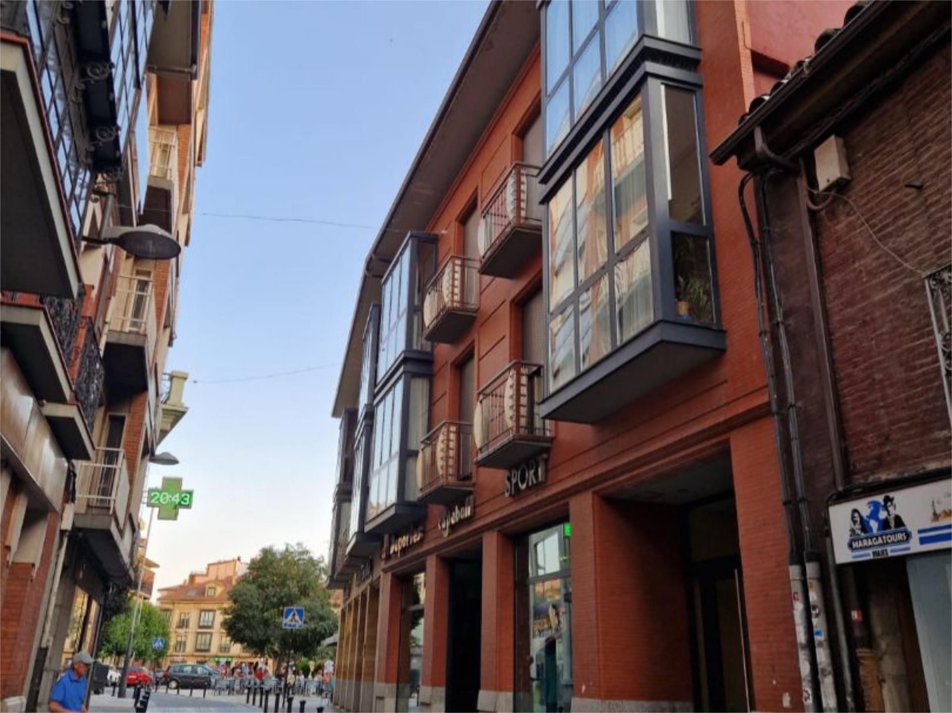 Exterior view of Duplex to rent in Astorga  with Heating, Parquet flooring and Storage room