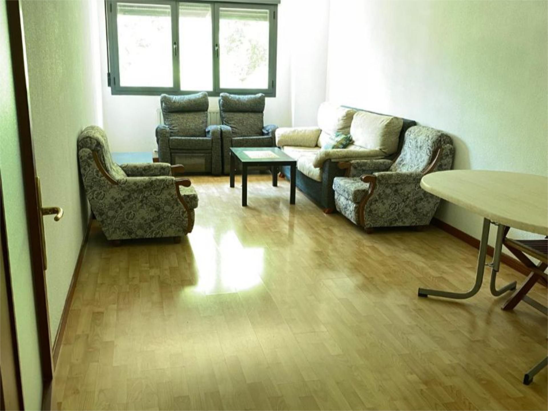 Sala d'estar de Pis en venda en Tudela amb Calefacció, Parquet i Terrassa