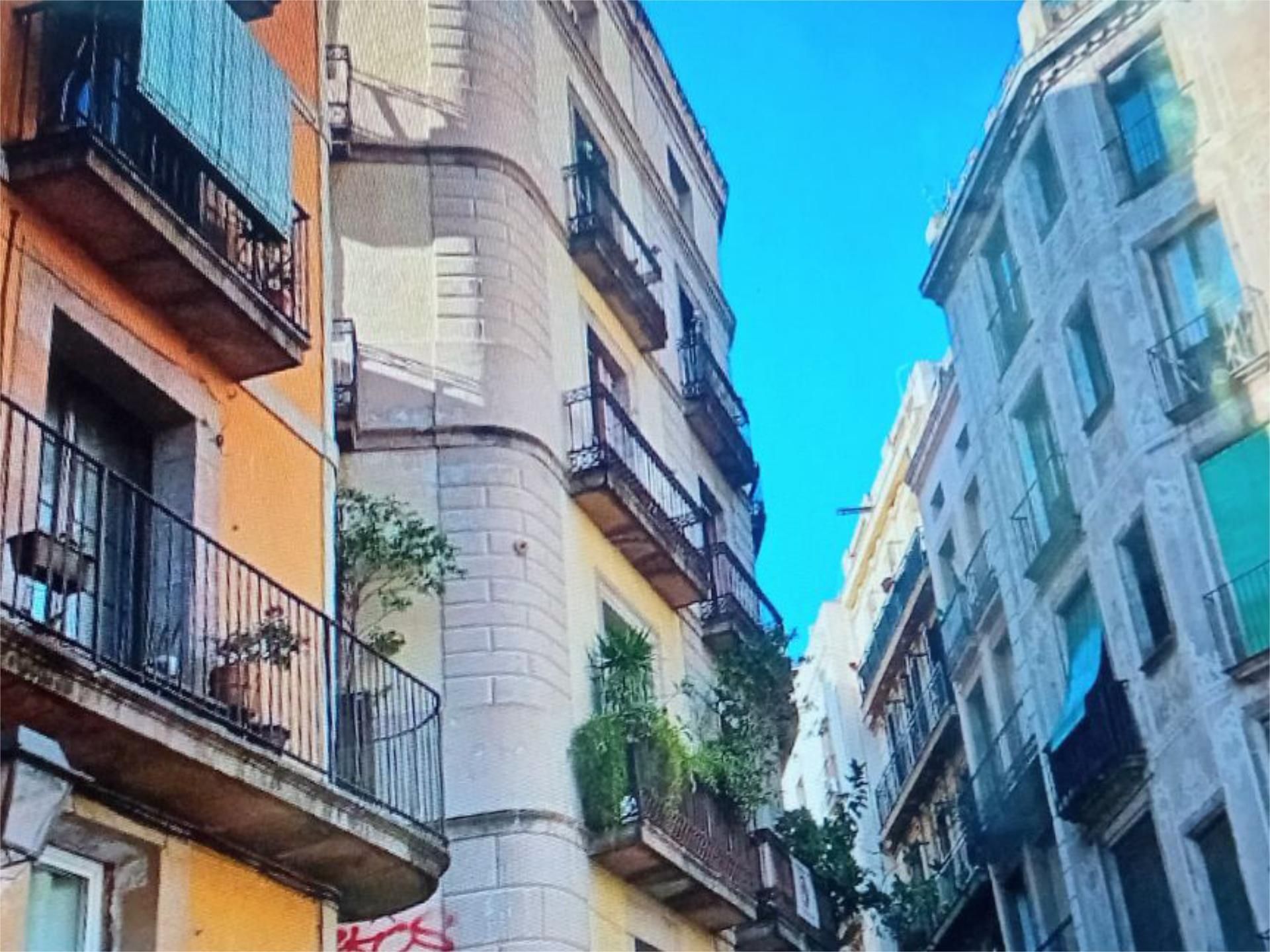 Vista exterior de Pis de lloguer en  Barcelona Capital amb Balcó