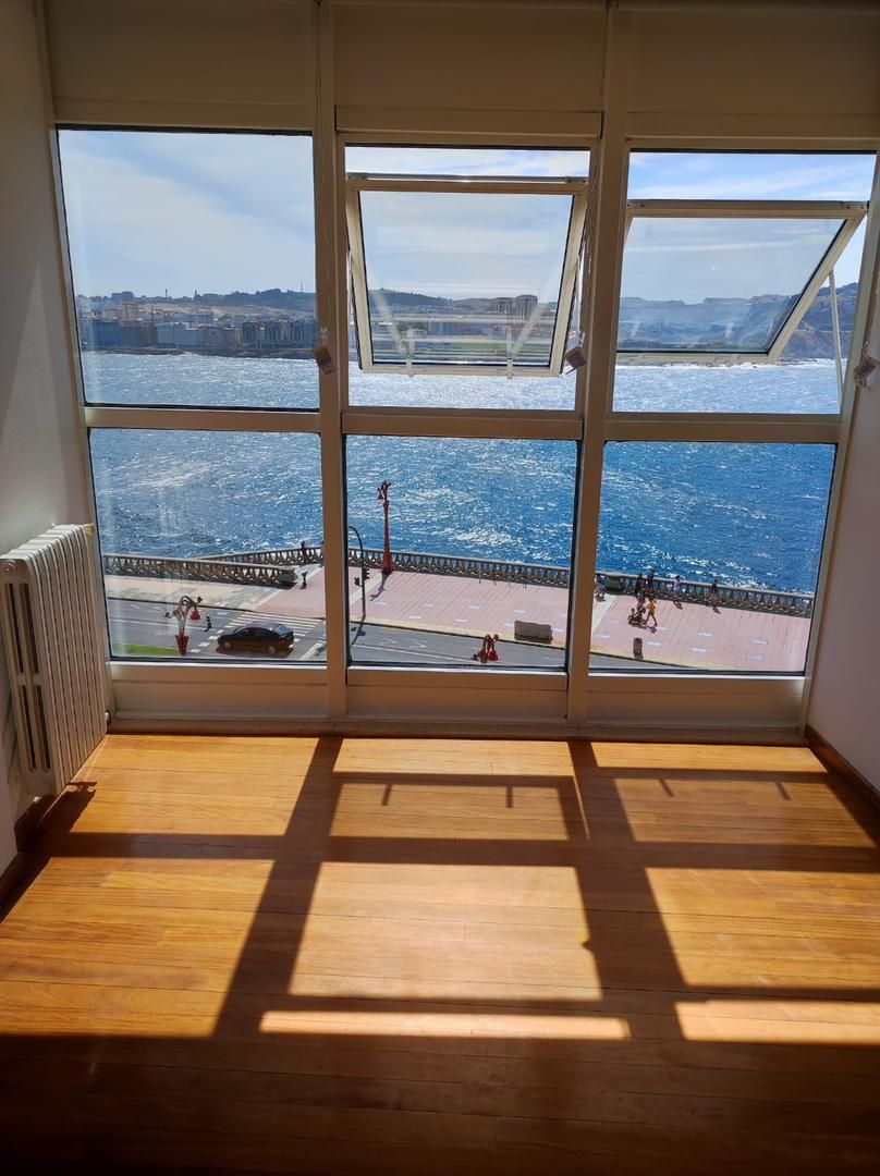Exterior view of Flat to rent in A Coruña Capital   with Storage room, Oven and Washing machine