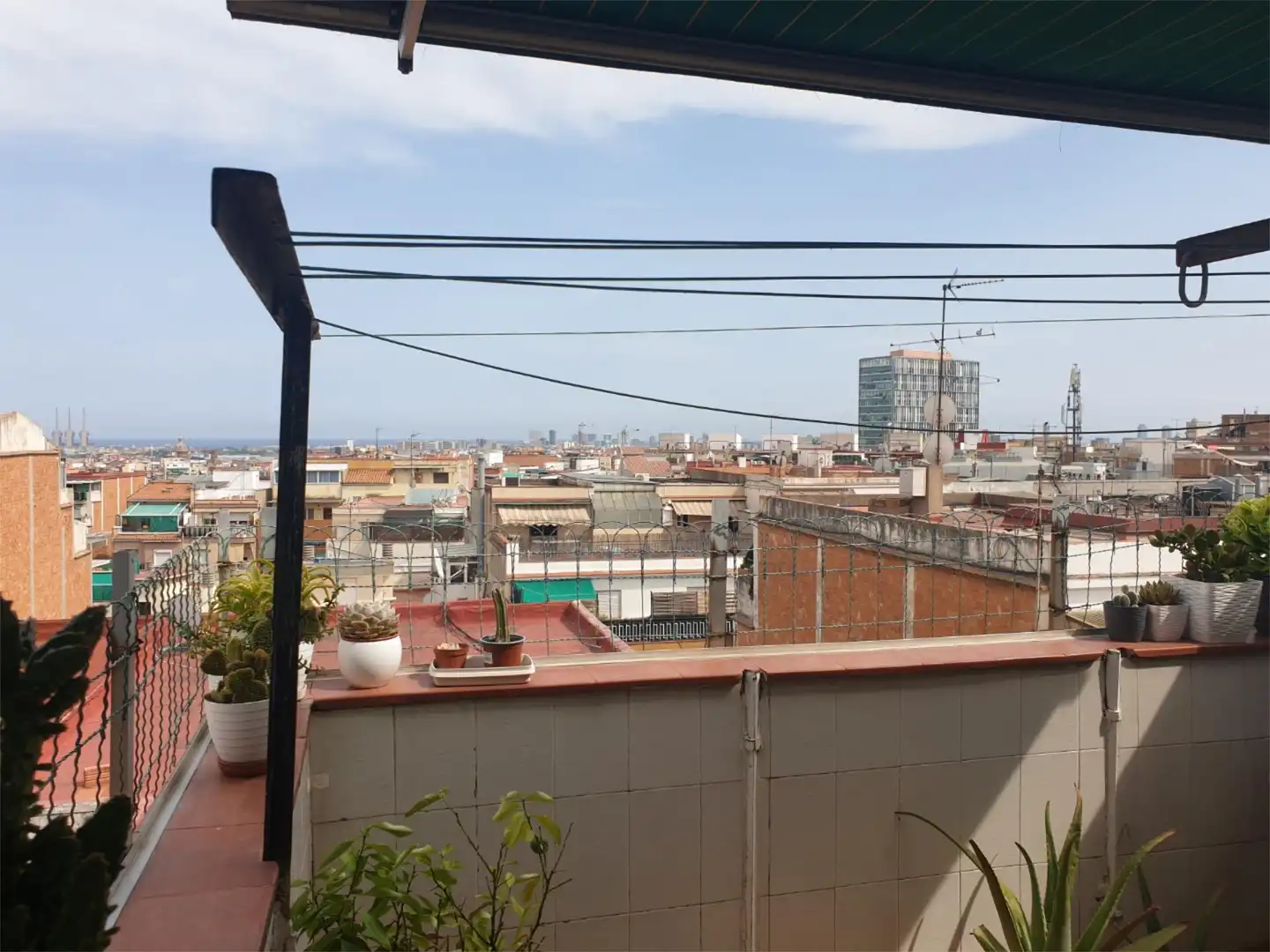 Habitación en Carrer del Japó, 15, La Prosperitat Vista exterior de Piso para compartir en Barcelona con Terraza, Trastero y Amueblado