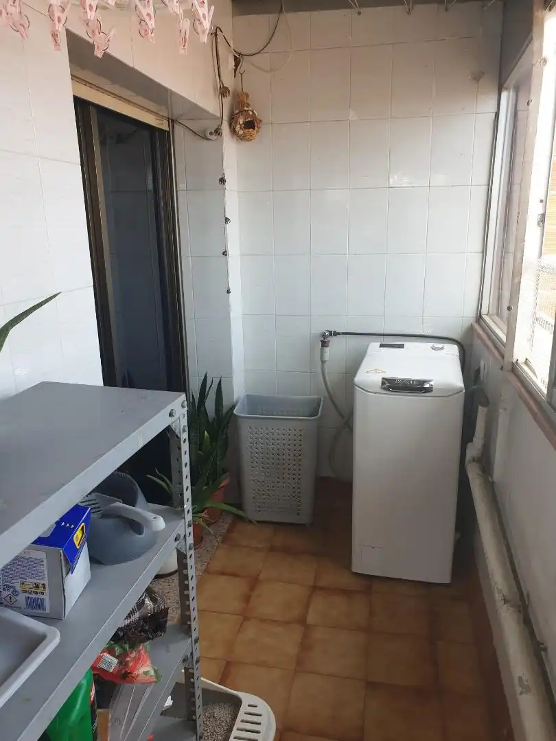 Habitación en Carrer del Japó, 15, La Prosperitat Baño de Piso para compartir en Barcelona con Terraza, Trastero y Amueblado