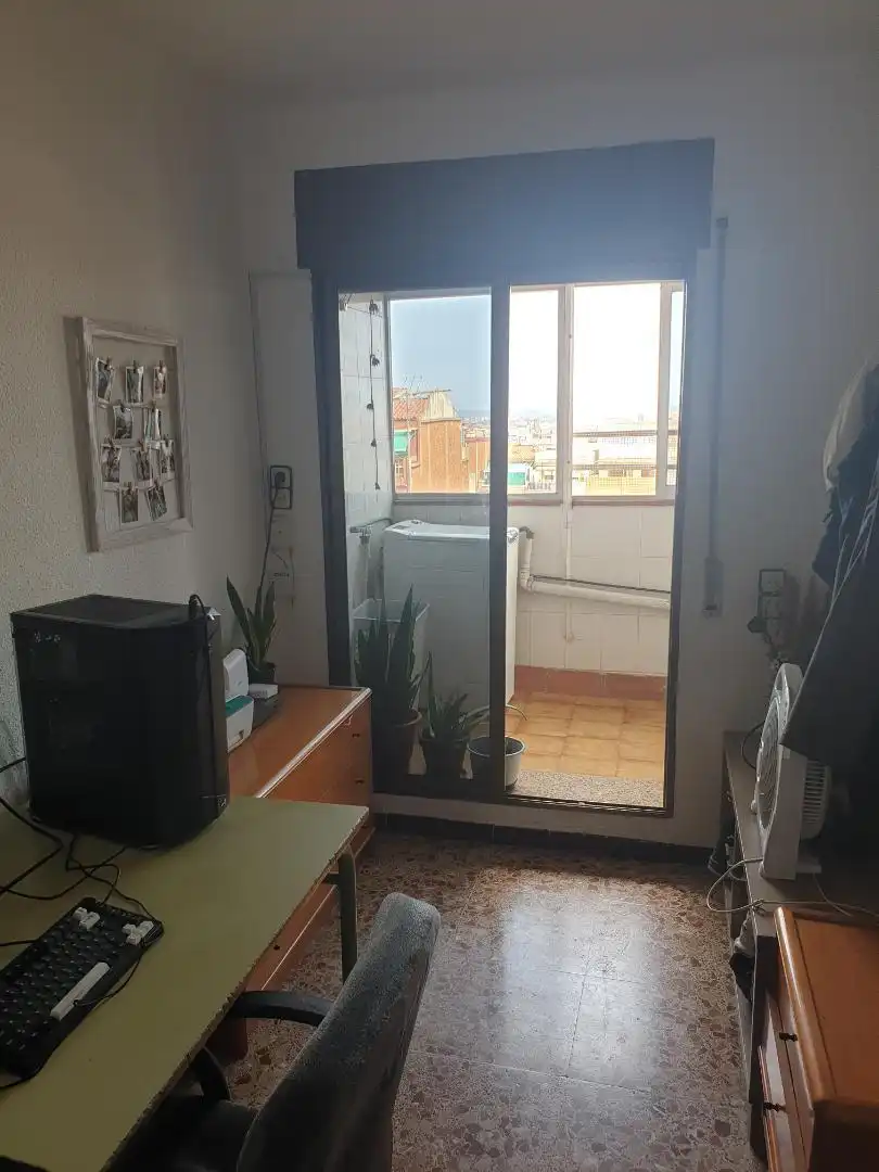 Habitación en Carrer del Japó, 15, La Prosperitat Habitación de Piso para compartir en Barcelona con Terraza, Trastero y Amueblado