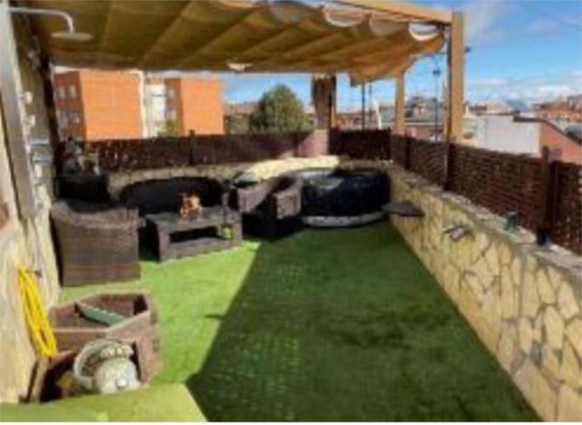 Terrassa de Àtic en venda en Fuenlabrada amb Calefacció, Jardí privat i Terrassa