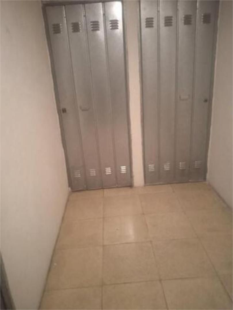 Box room to rent in Ávila Capital