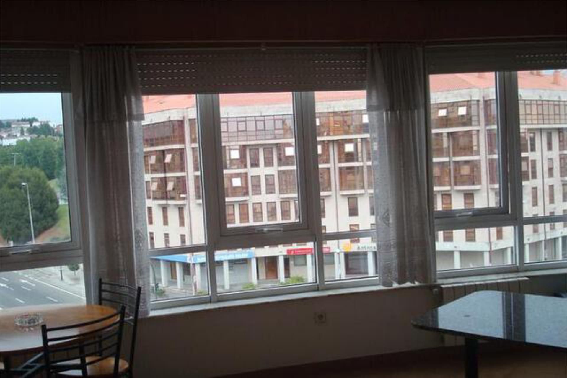 Dormitori de Apartament de lloguer en Santiago de Compostela  amb Traster i Moblat